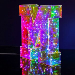 Lettera M Luminosa LED i-Total – Carattere e Stile in Ogni Spazio